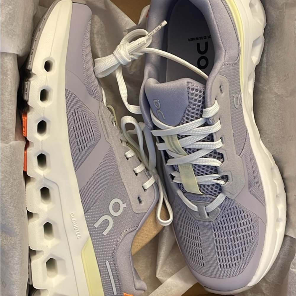 On Running Women's Light Purple Athletic Shoes